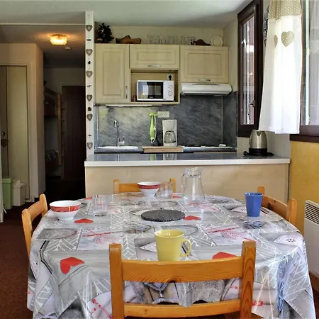 Appartement Cosy A Risoul 1850 : 2 Pieces, Coin Montagne, 6 Couchages, Ski Aux Pieds, Terrasse Sud - Fr-1-330-125 Exterior photo