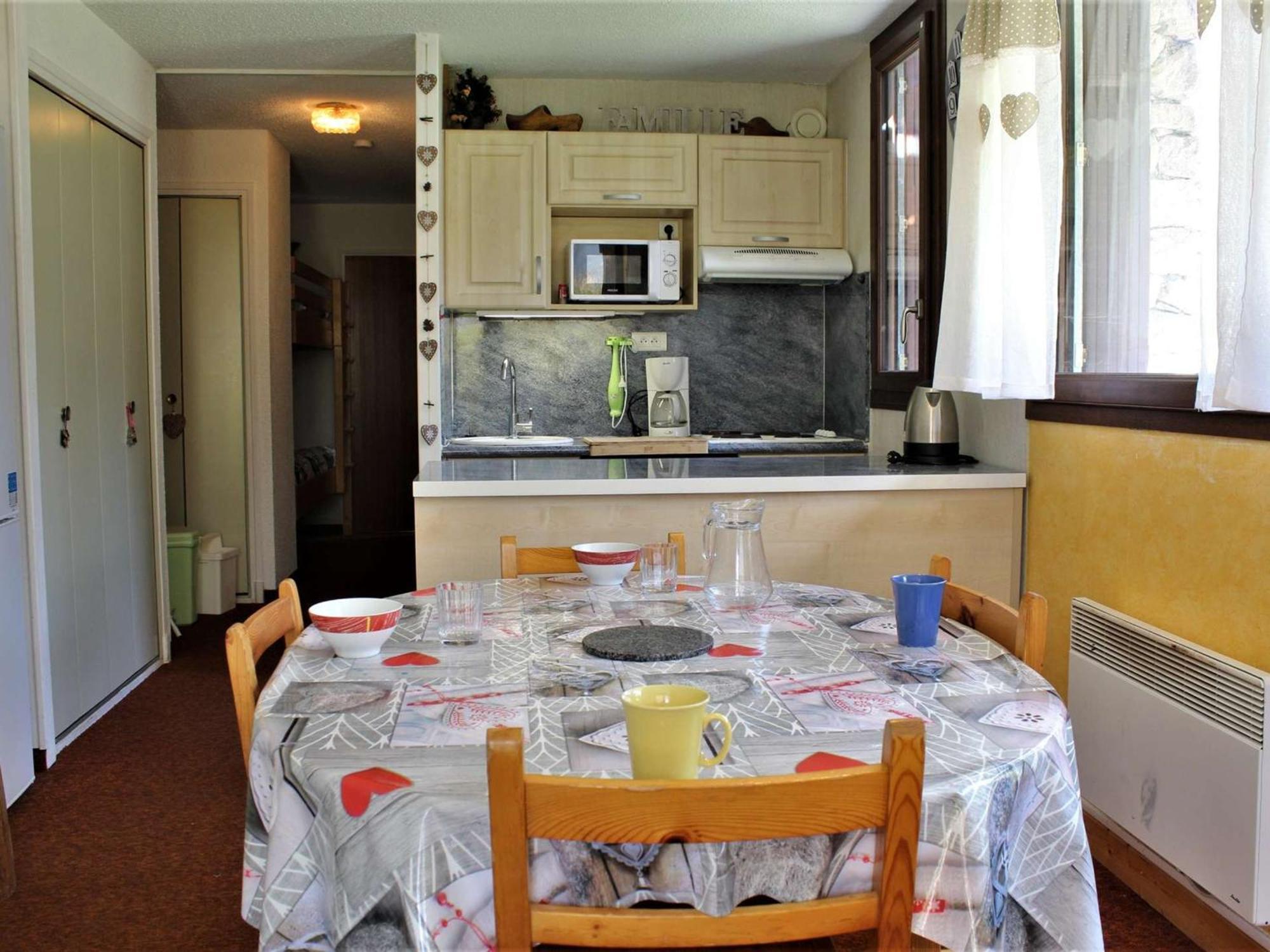 Cosy A 1850 : 2 Pieces, Coin Montagne, 6 Couchages, Aux Pieds, Terrasse Sud - Fr-1-330-125 Apartment *