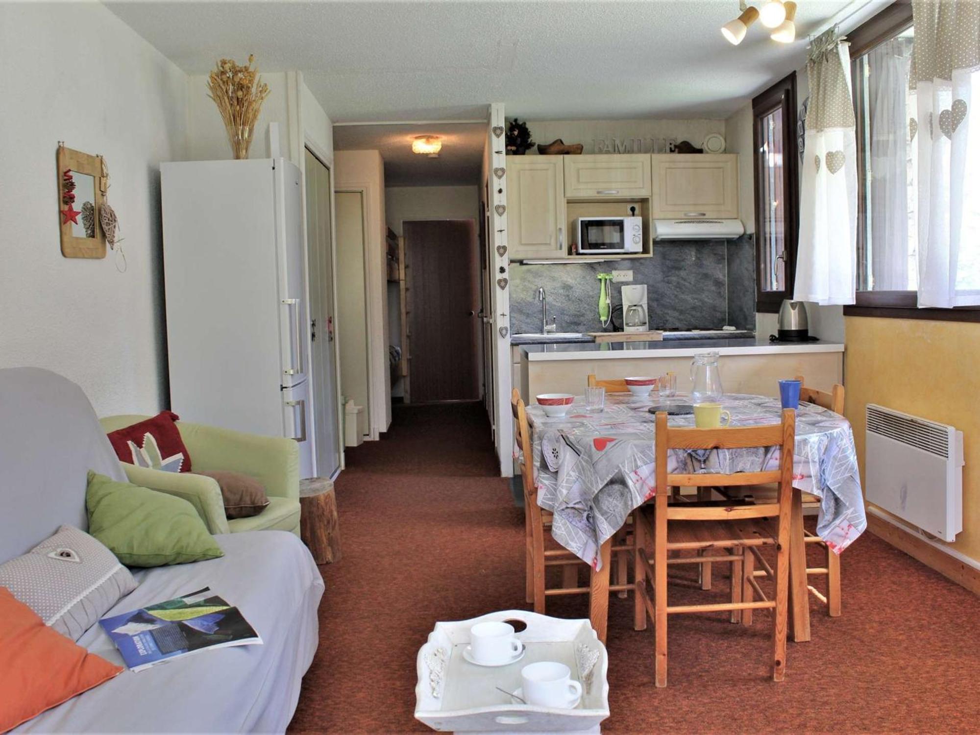 Cosy A 1850 : 2 Pieces, Coin Montagne, 6 Couchages, Aux Pieds, Terrasse Sud - Fr-1-330-125 Apartment Risoul